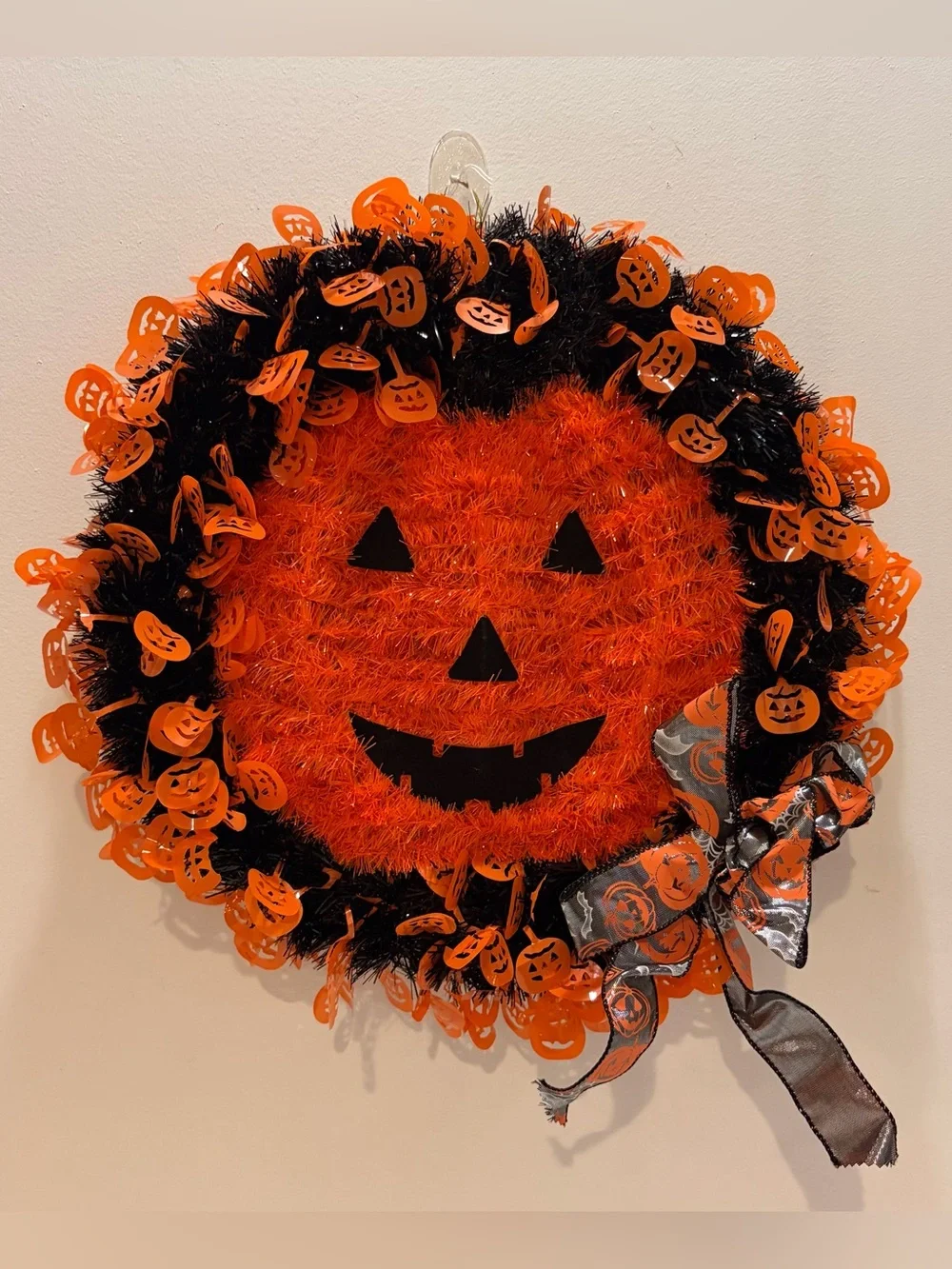 NWOT Source Unknown Orange and Black Jack-O'-Lantern Halloween Pumpkin Wreath